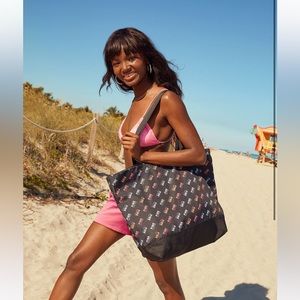 Pink VS weekend tote